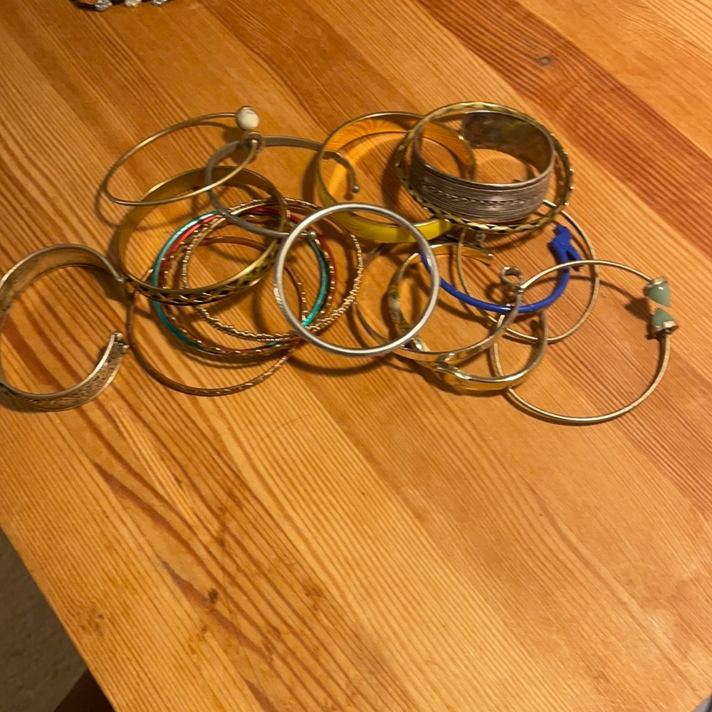 Lot of mixed bracelets